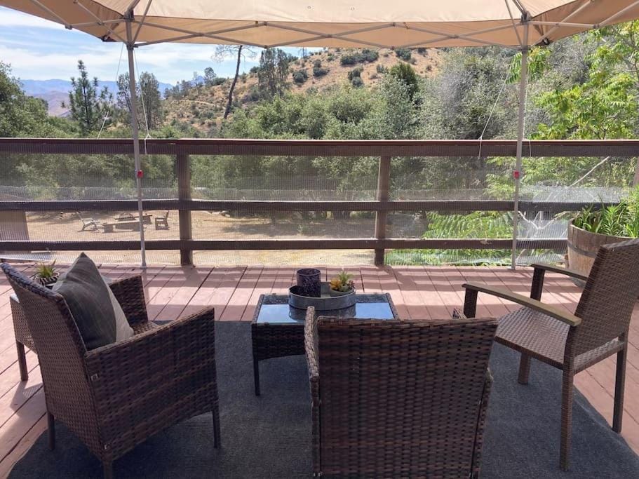 Natural landscape, View (from property/room), Balcony/Terrace, Seating area, Dining area, Mountain view