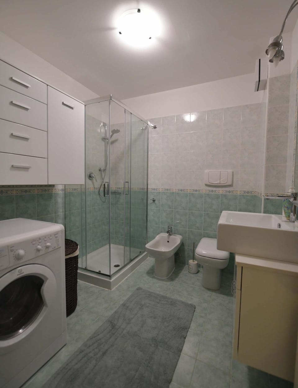 Shower, Toilet, Bathroom, bidet, washing machine, dryer