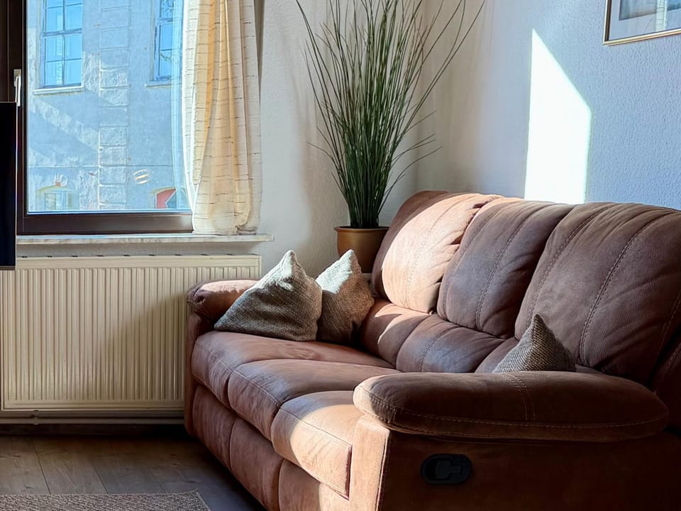 Communal lounge/ TV room, Living room, Seating area