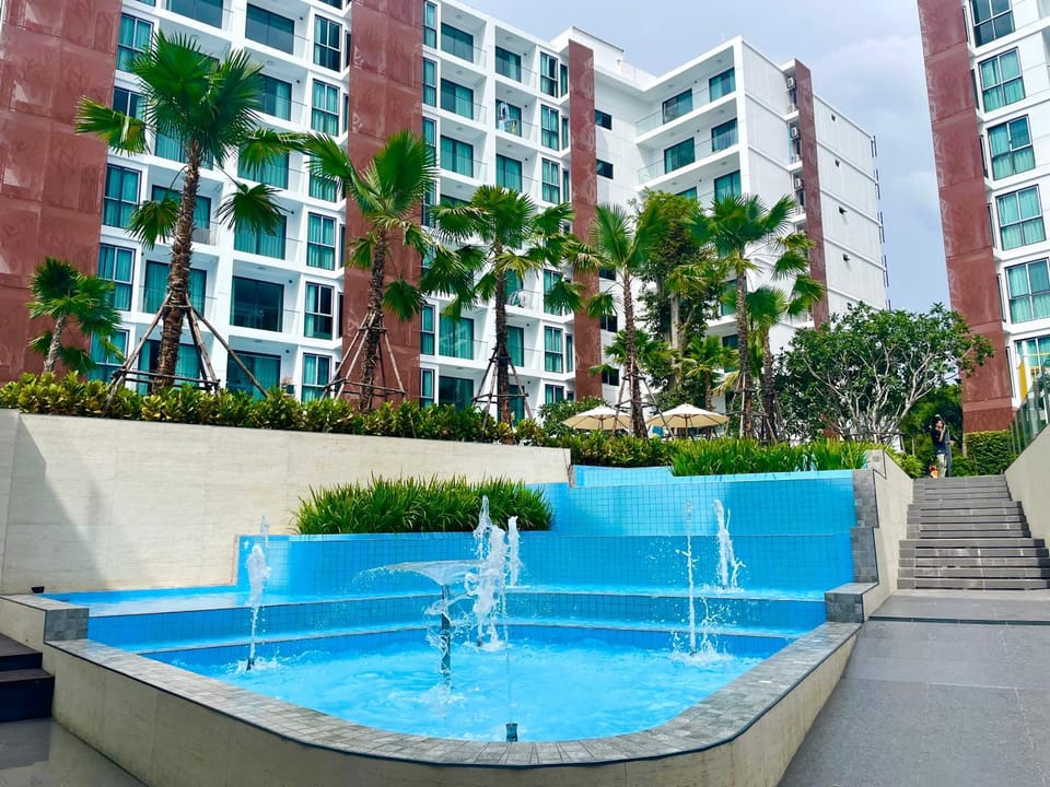Property building, Day, Garden, Garden view, Pool view, Swimming pool, Swimming pool