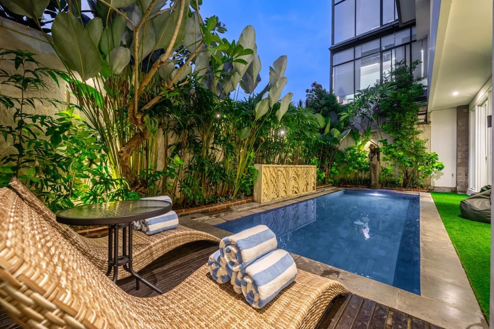 Pool view, Swimming pool