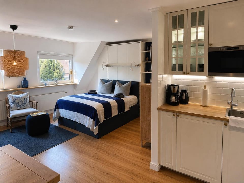 Bed, Bedroom, kitchen