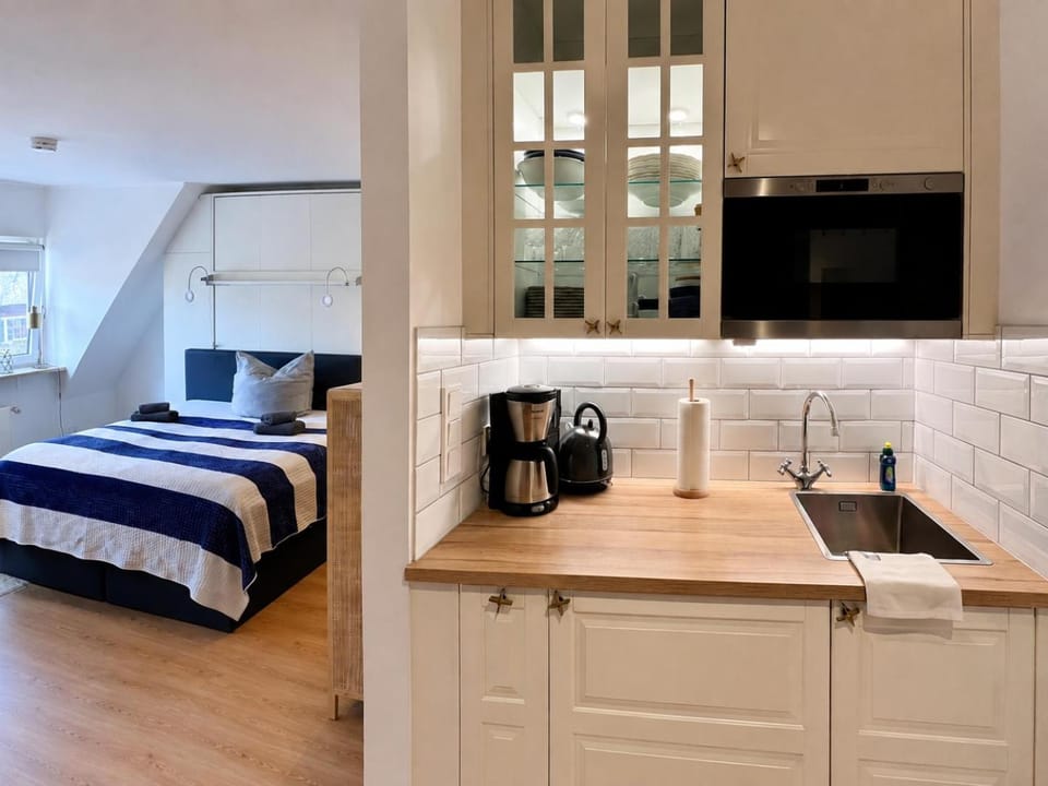 Coffee/tea facilities, Kitchen or kitchenette, microwave