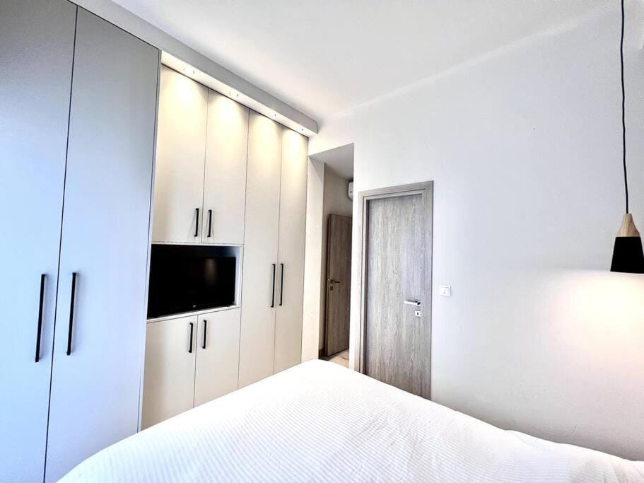 Modern 3BR Flat in Athens Center Apartment in Athens