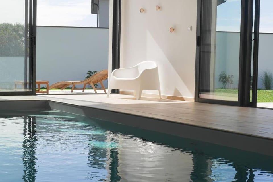 Pool view, Swimming pool, sunbed