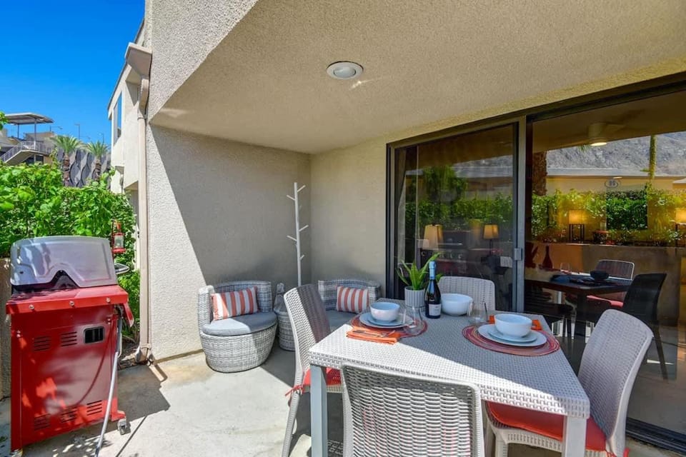 Modern Plaza Villas Oasis - Alice Lodging House in Palm Springs