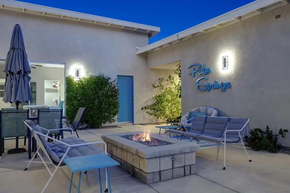 Deja Blue - Alice Lodging House in Palm Springs