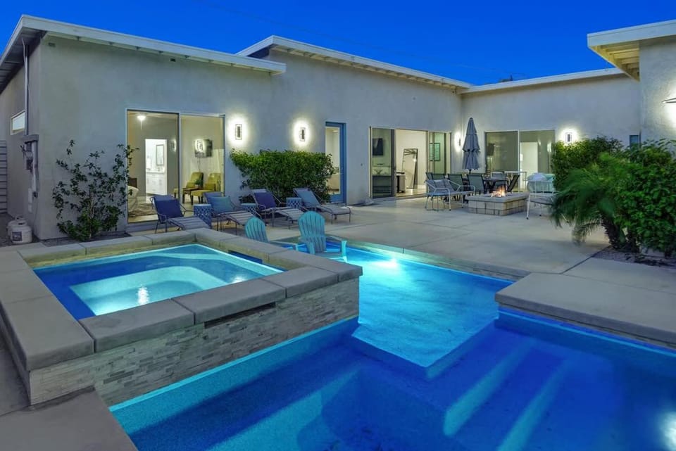 Deja Blue - Alice Lodging House in Palm Springs