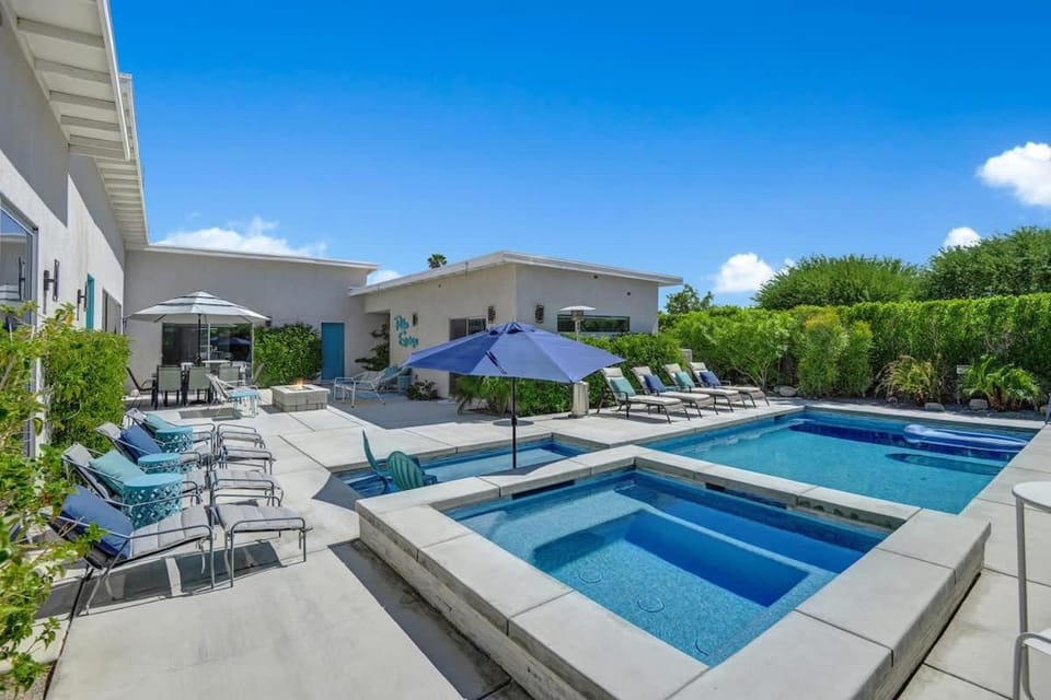 Deja Blue - Alice Lodging House in Palm Springs