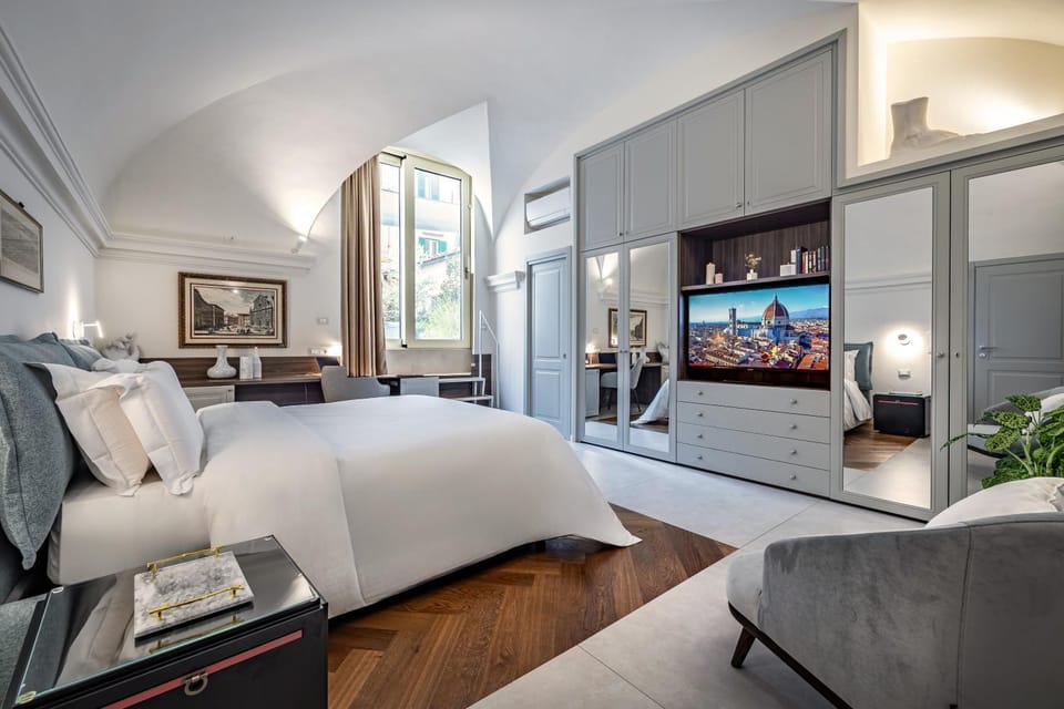 Bed, TV and multimedia, Bedroom, air conditioner