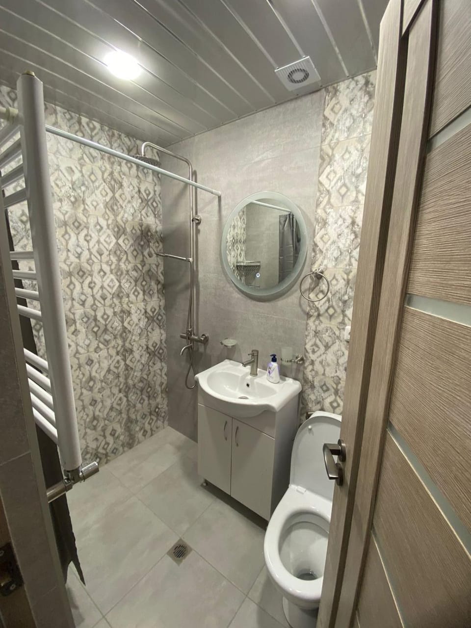 Shower, Toilet, Bathroom, fireplace