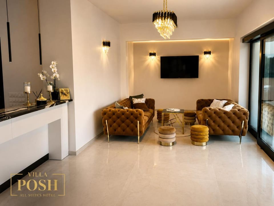 Communal lounge/ TV room, Lobby or reception
