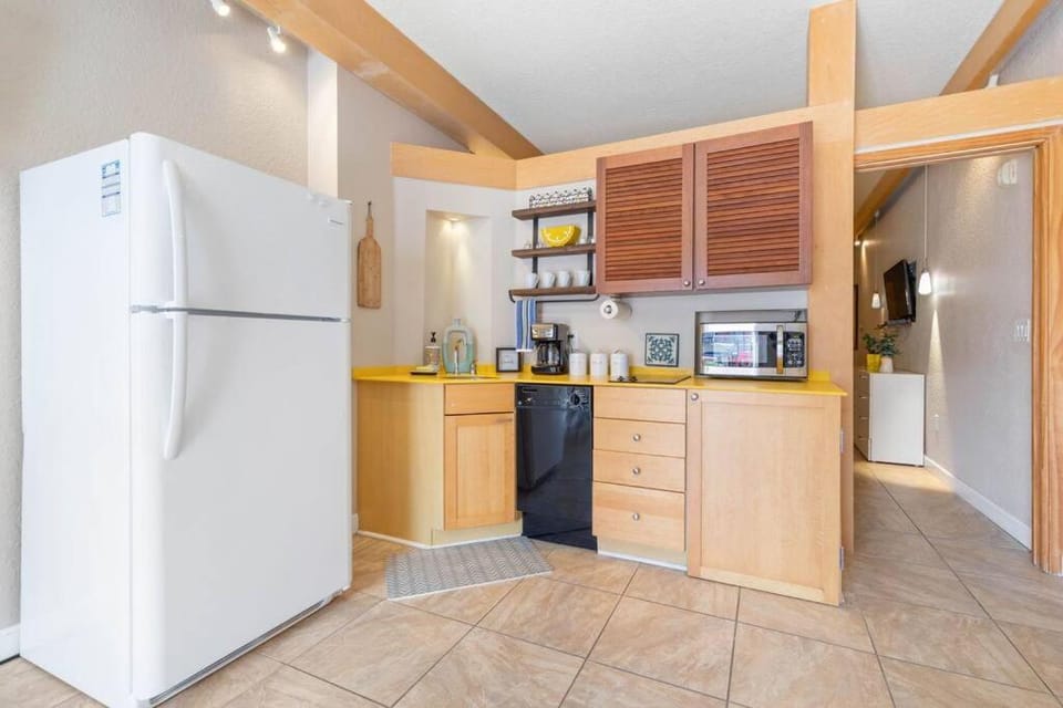 Unique Stay with European Charm Apartment in Palm Coast
