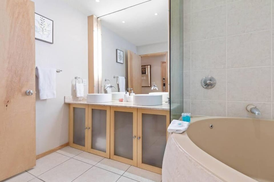Unique Stay with European Charm Apartment in Palm Coast