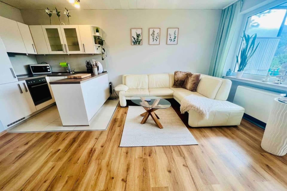 Living room, Seating area, Dining area, minibar, pet friendly, stove