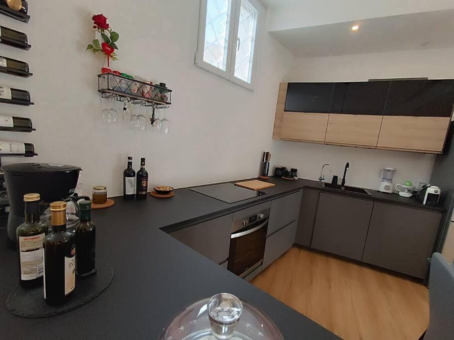 Kitchen or kitchenette