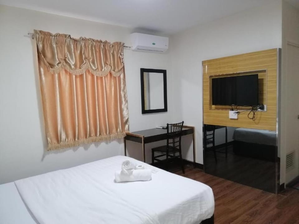 TV and multimedia, towels, air conditioner