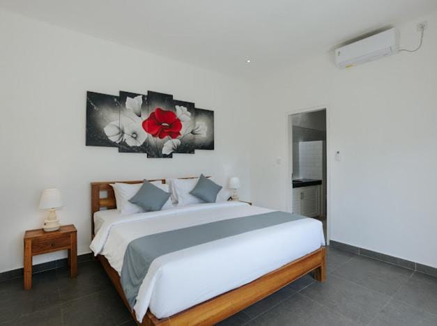Bed, Photo of the whole room