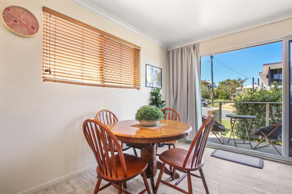 Rosalie Unit 1, 4 Margaret St, Kings Beach House in Kings Beach