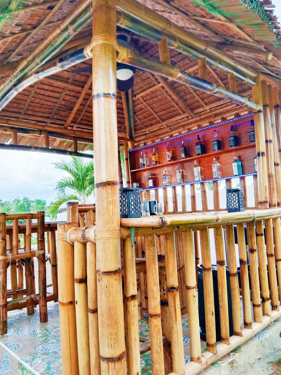 JOE'S CASTLE Bed and Breakfast in Central Visayas