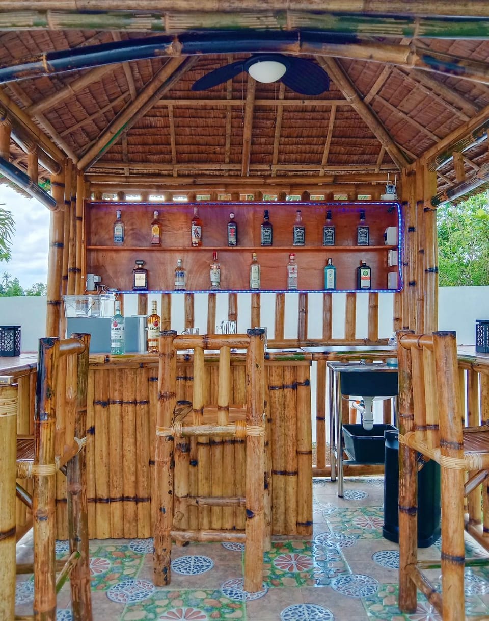 JOE'S CASTLE Bed and Breakfast in Central Visayas