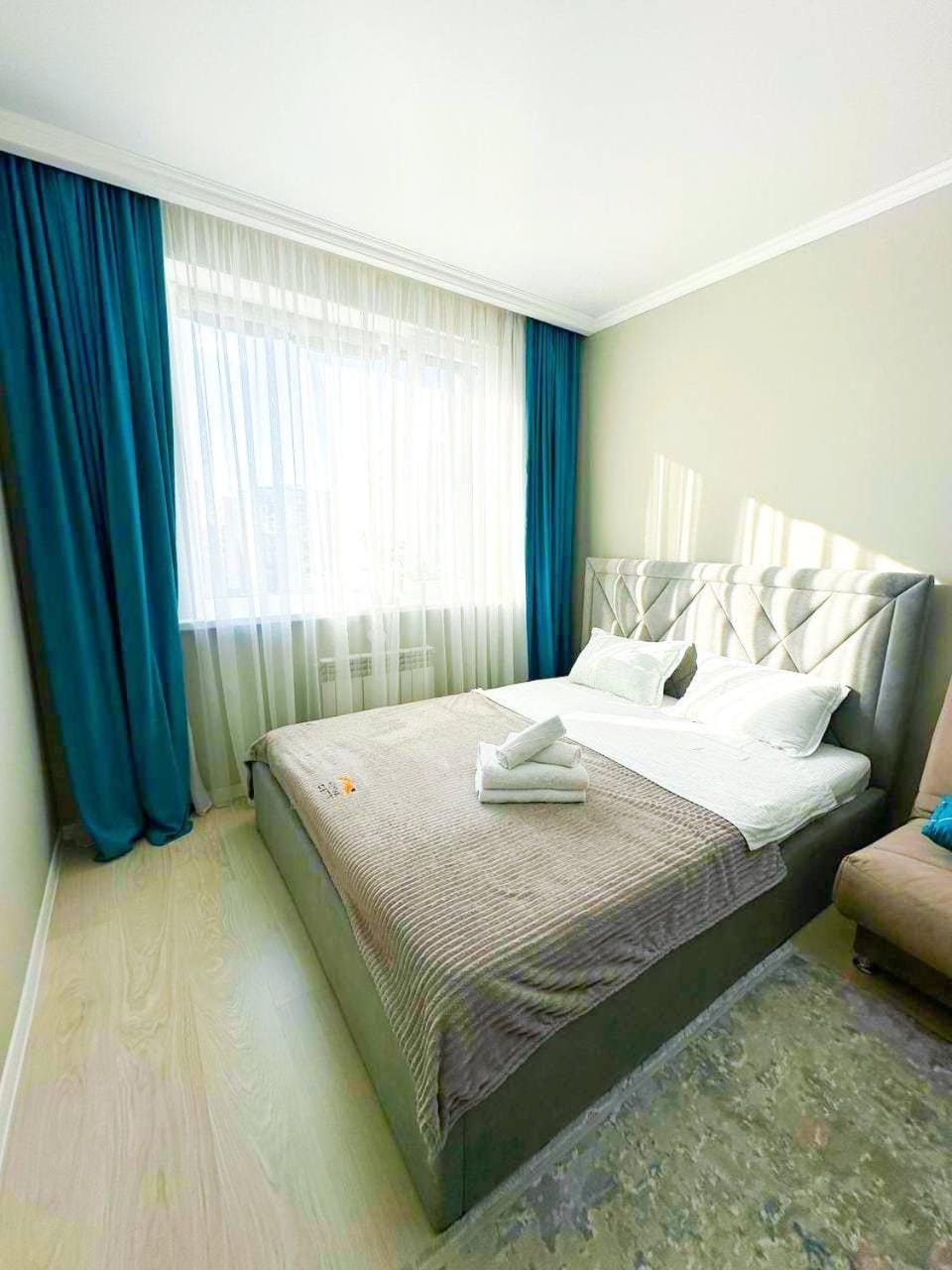 Bed, Photo of the whole room, Bedroom, towels