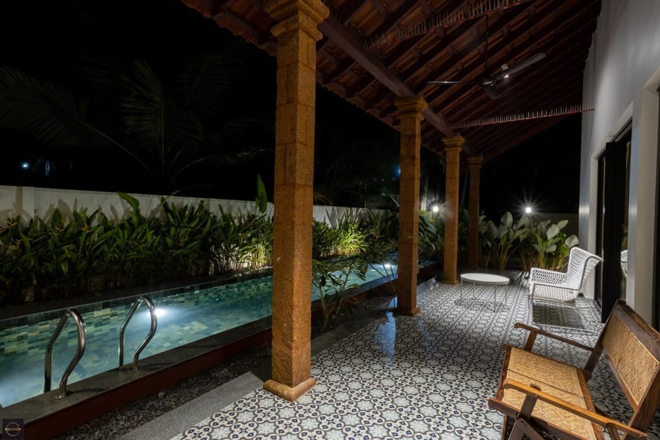 Seating area, Swimming pool