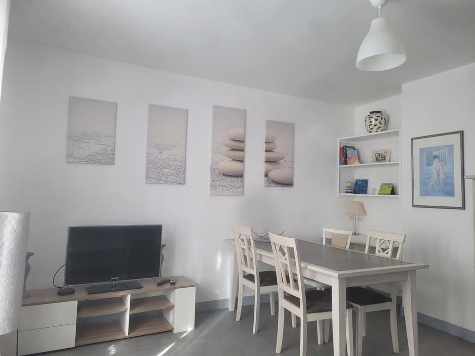 Appartement proche du PAL Apartment in Auvergne-Rhône-Alpes