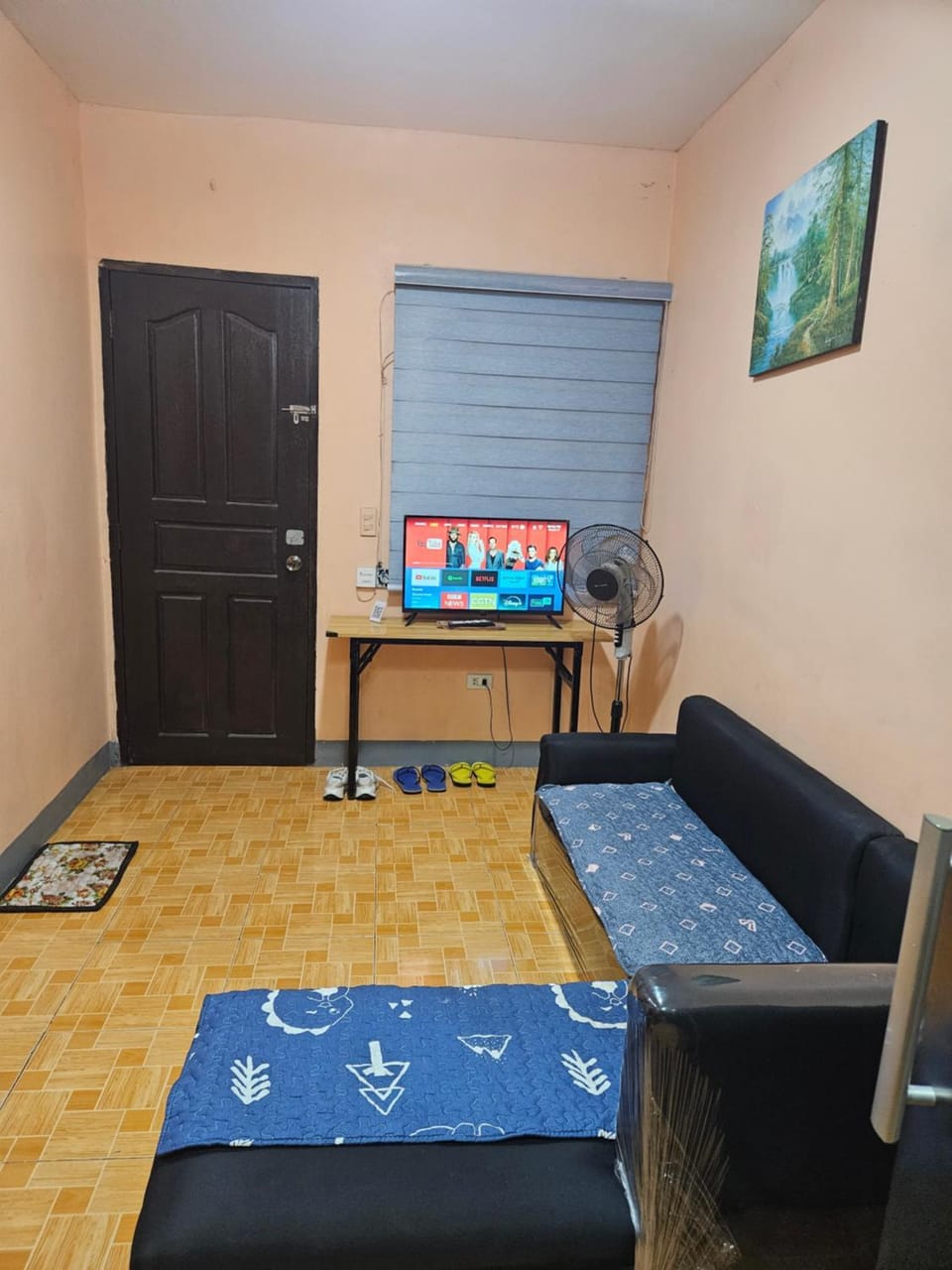 Mel's Place Batangas Unit 2 Two-BR House Balagtas Batangas City Free Parking, WIFI, Hot & Cold Shower Apartment in Batangas