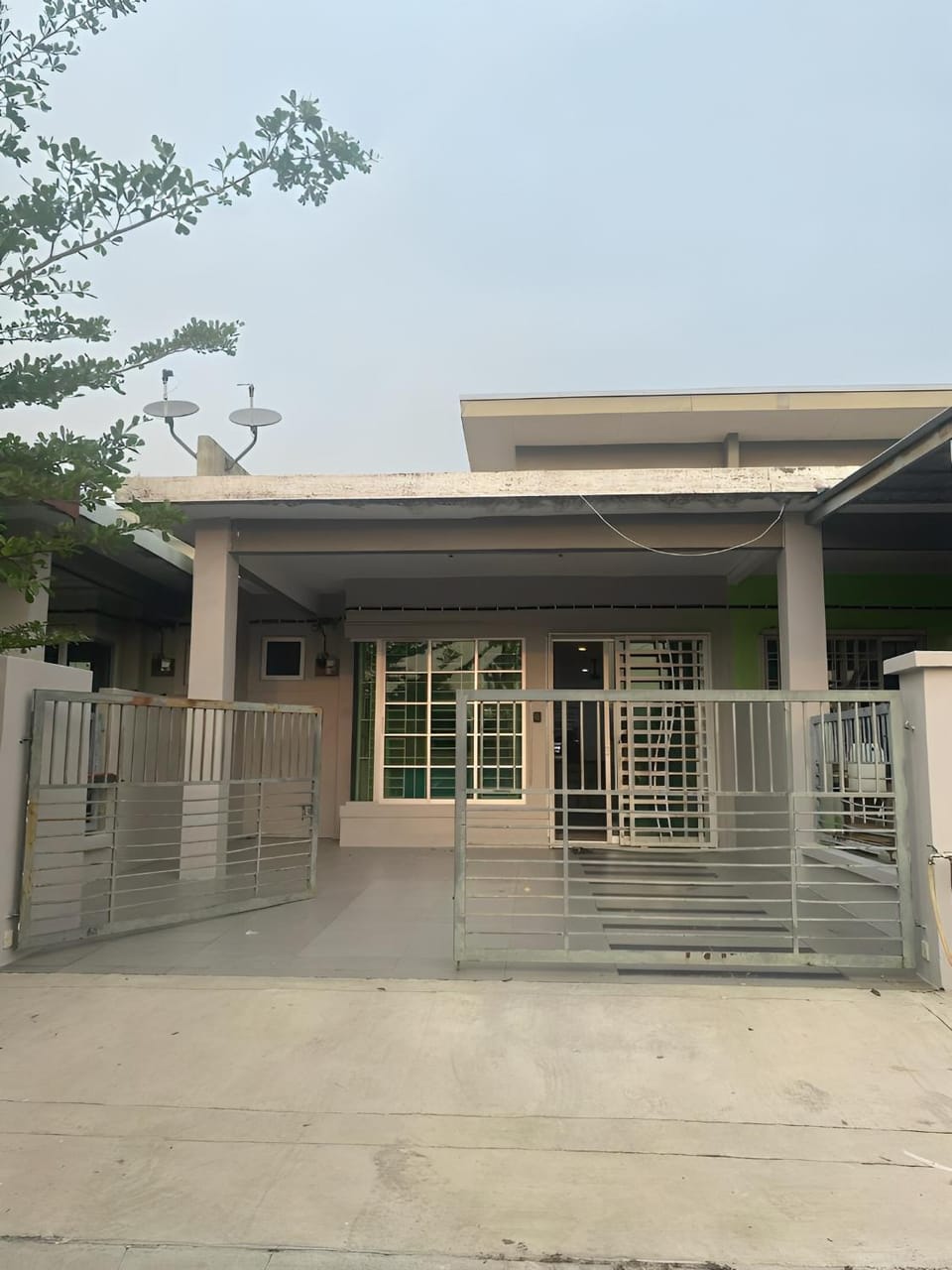 Property building, Facade/entrance