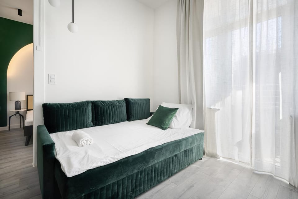 Bed, View (from property/room), Living room, Photo of the whole room, Seating area, Bedroom