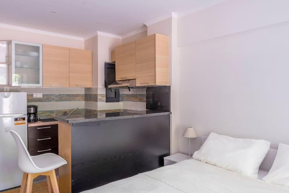 Bed, Kitchen or kitchenette, Bedroom, pet friendly