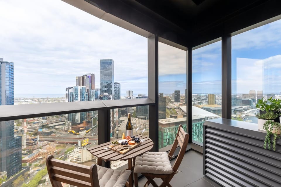 View (from property/room), Balcony/Terrace, City view