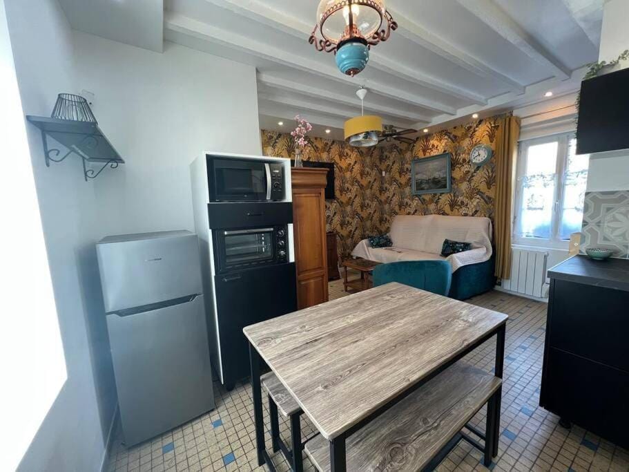 Dining area, minibar, pet friendly