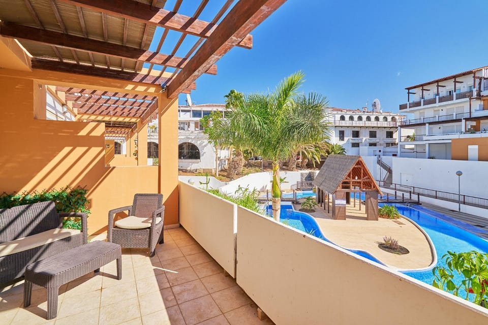 Balcony/Terrace, Pool view