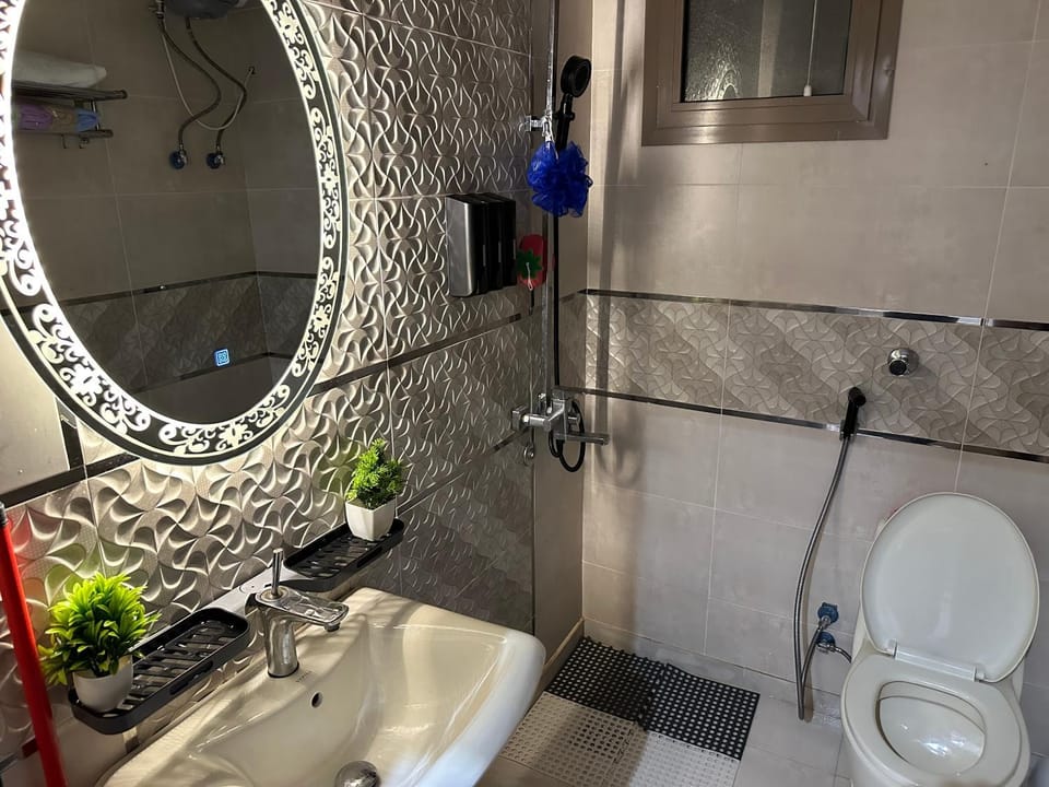 Shower, Bathroom, bidet, towels