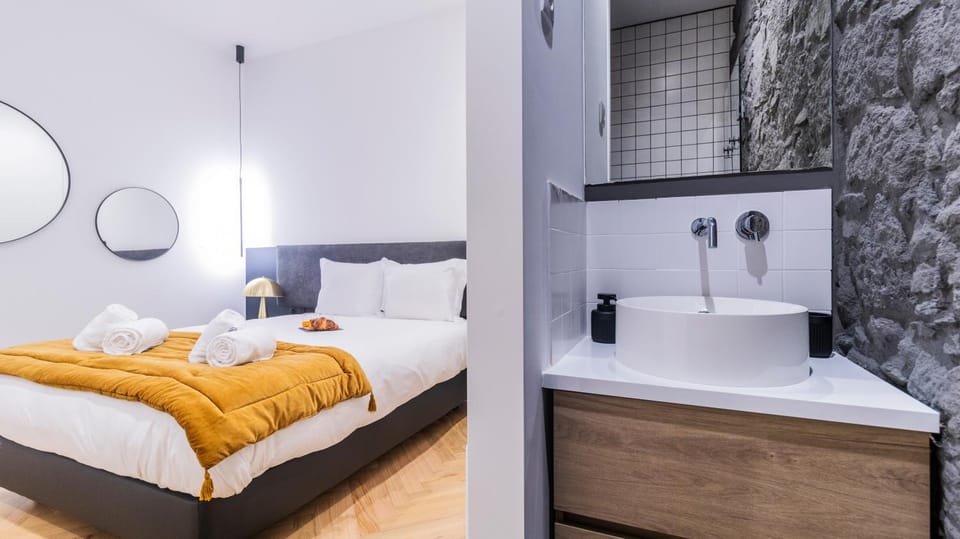 Luxury Oasis in Bonfim by LovelyStay Apartment in Porto