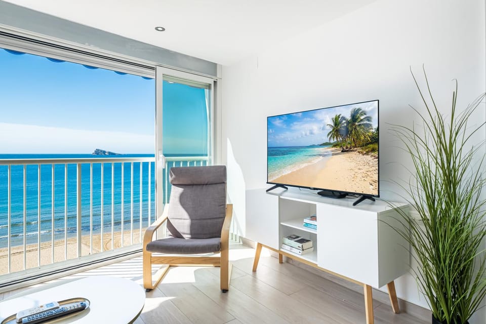 Day, Natural landscape, TV and multimedia, Beach, Sea view, internet