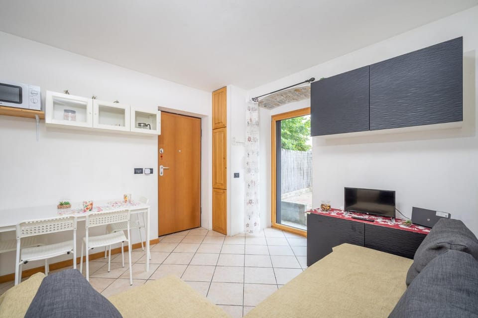 TV and multimedia, Dining area