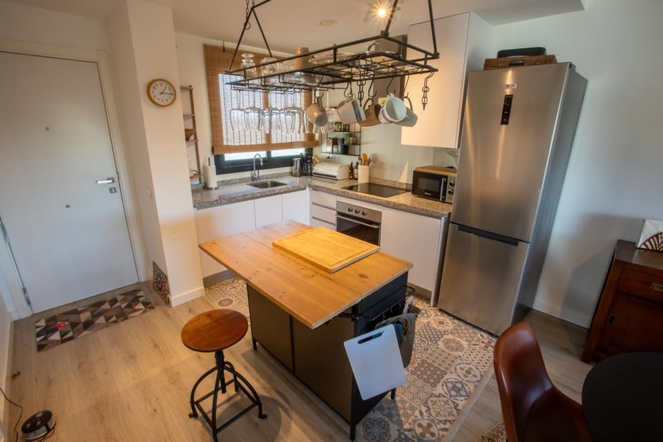 Kitchen or kitchenette, minibar, pet friendly, stove