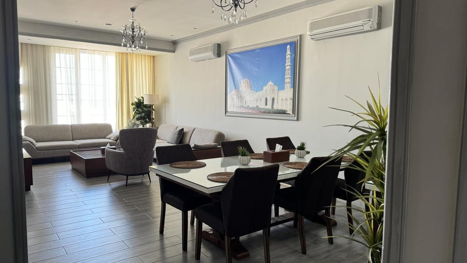 Living room, Seating area, Dining area, air conditioner