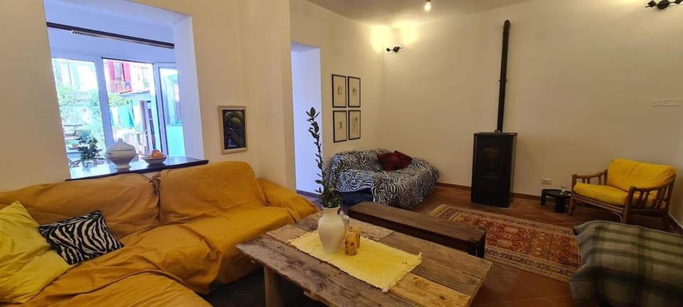 Lovely 5 bedrooms viareggina, with garden Apartment in Viareggio