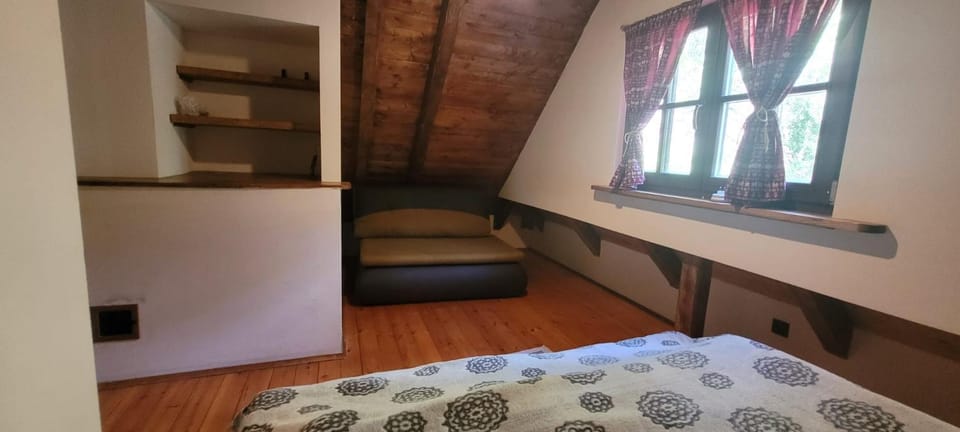 Photo of the whole room, Seating area, Bedroom