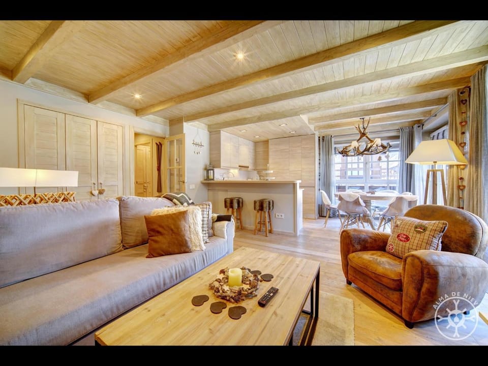 SANGLIER de Alma de Nieve Apartment in Catalonia