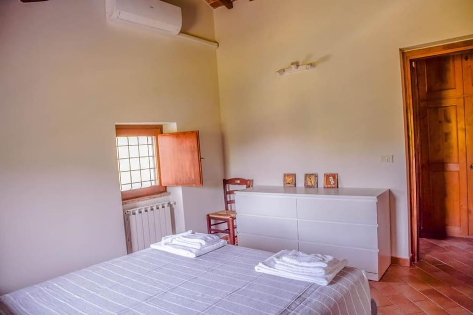 by Casamerina Tofelli villa with private pool, quiet and panoramic view Villa in Umbria