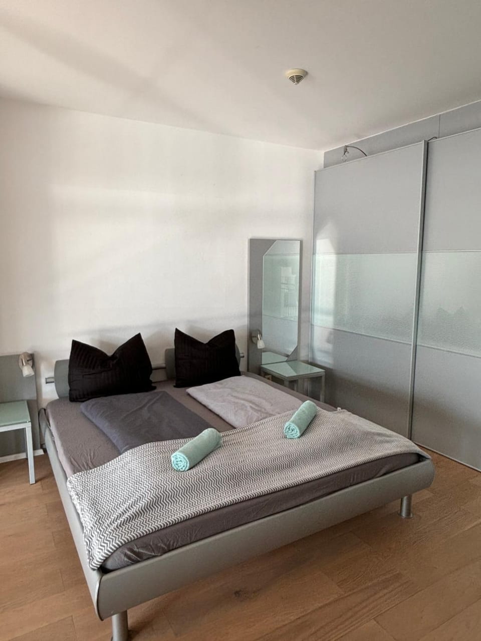 Bed, Photo of the whole room, Bedroom, towels