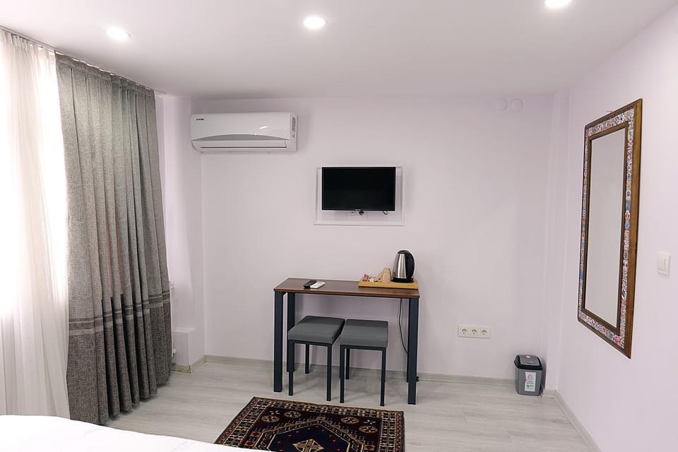 TV and multimedia, air conditioner