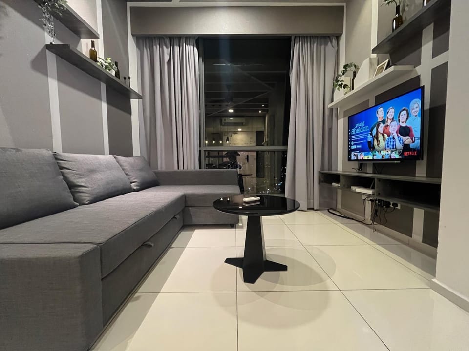 Communal lounge/ TV room, TV and multimedia, Living room, Seating area