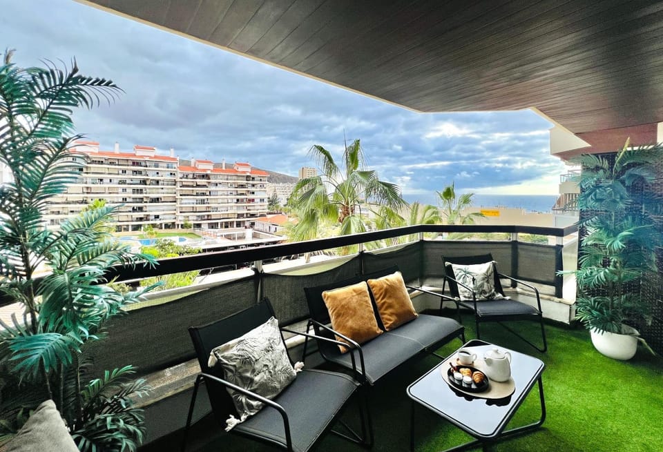 Day, View (from property/room), Balcony/Terrace, Decorative detail, Sea view