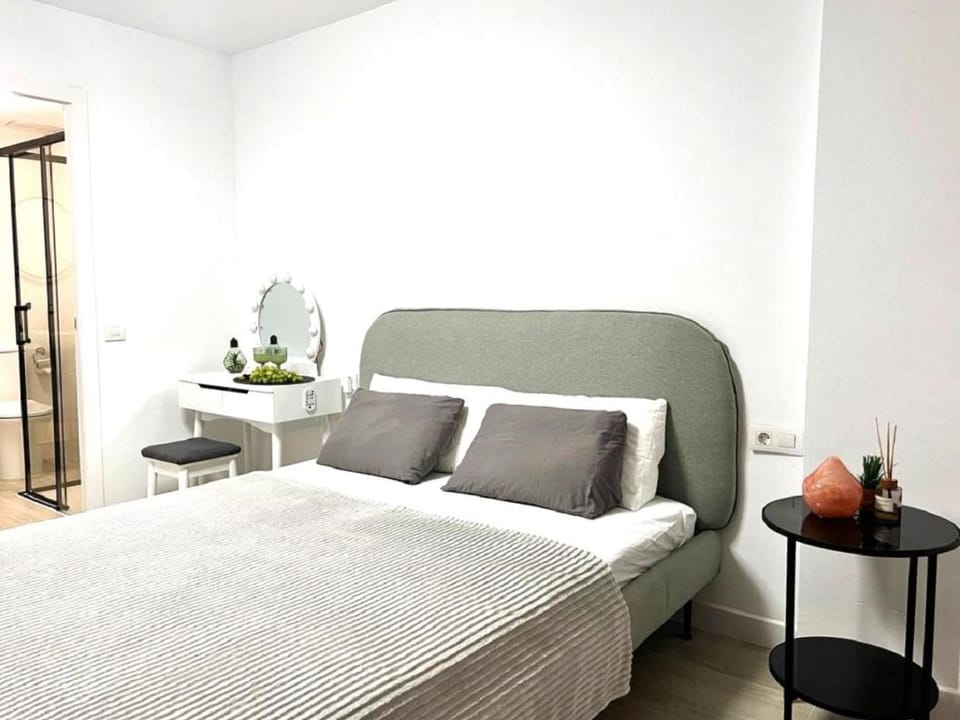 Bed, Decorative detail, Bedroom